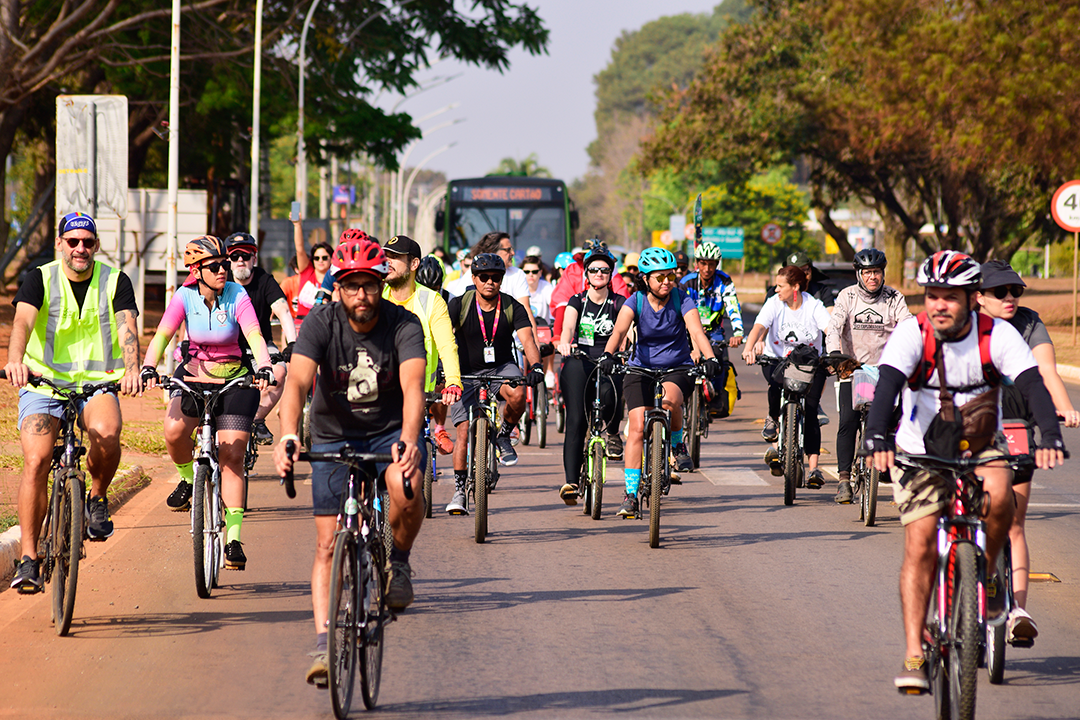 Passeio ciclístico em Brasília (DF), 2025. Crédito: @cicloativismo @by.doug